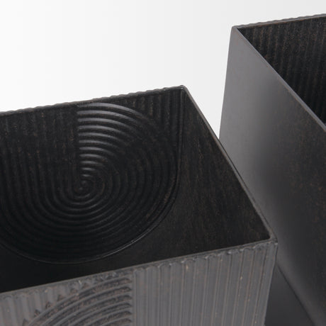 Medina Antiqued Black Metal Planters (Set of 2) from Mercana - Luna Furniture