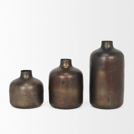 Daya Short Antiqued Gold Metal Vase from Mercana - Luna Furniture