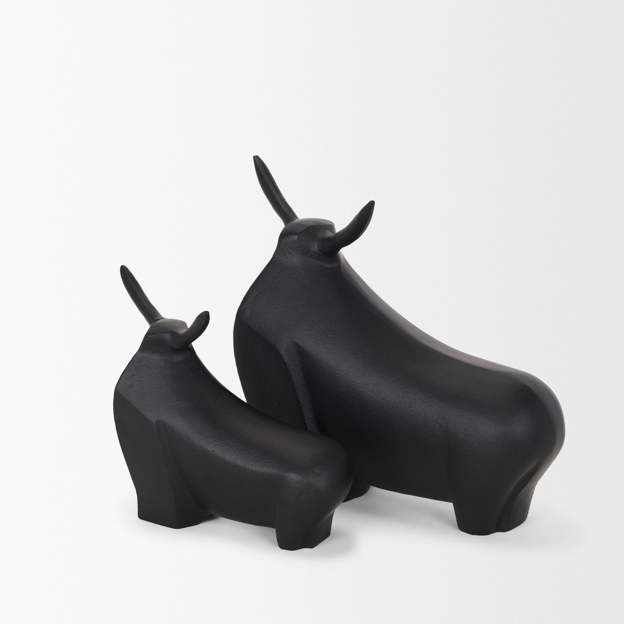 Radu Large Matte Black Metal Bull Decorative Object from Mercana - Luna Furniture