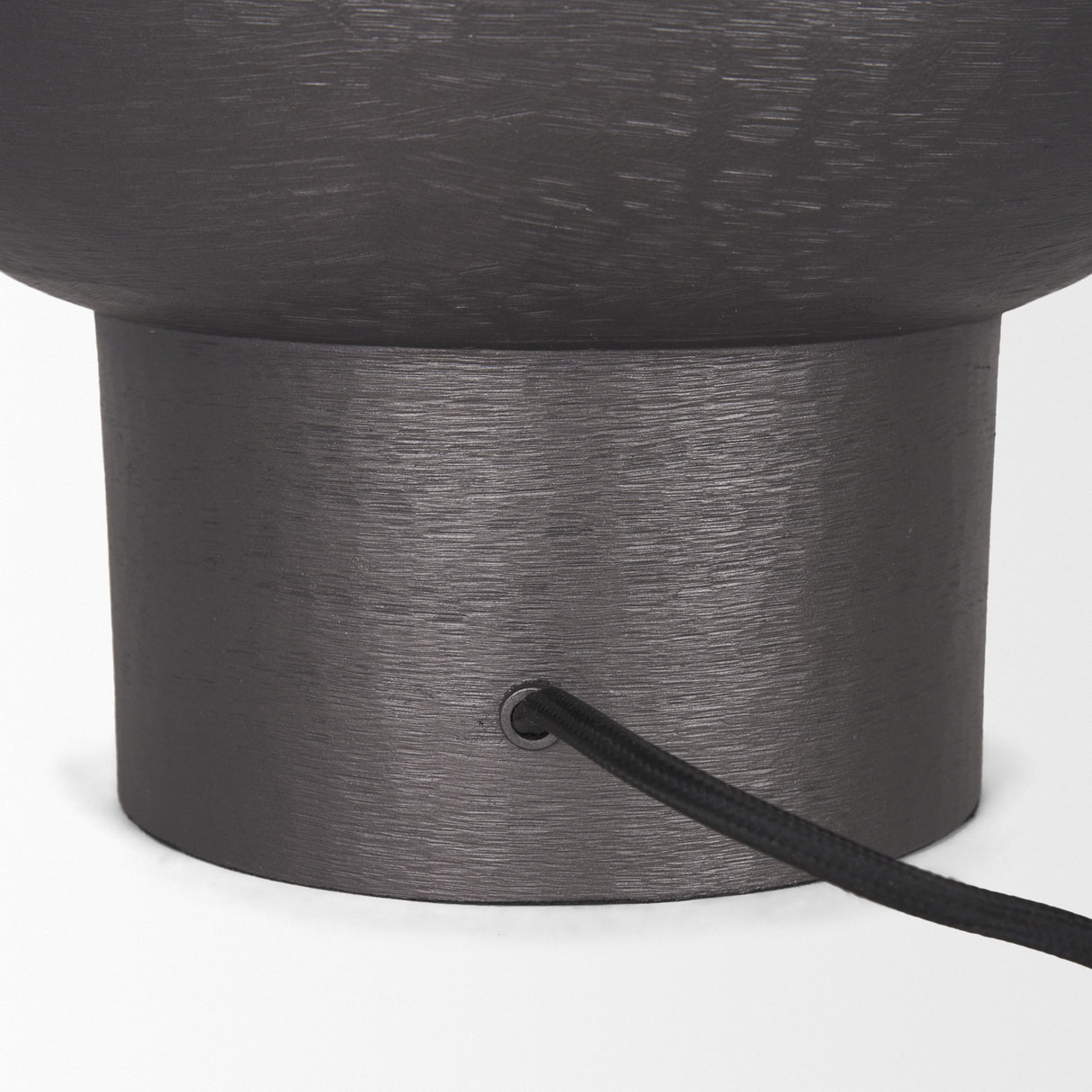Salaah Black Brushed Metal w/ Beige Shade Table Lamp from Mercana - Luna Furniture