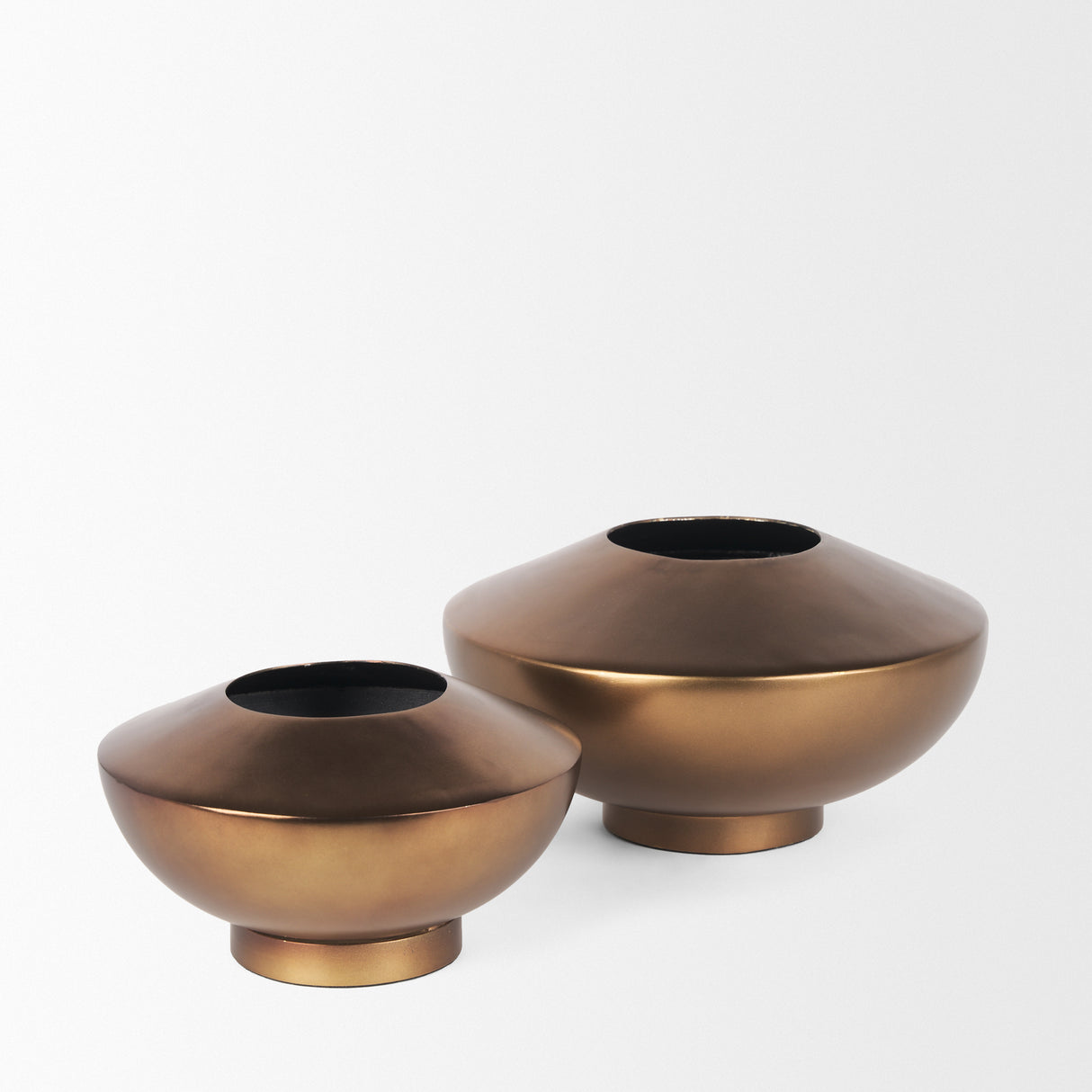 Quiana Large Gold Metal Vase from Mercana - Luna Furniture
