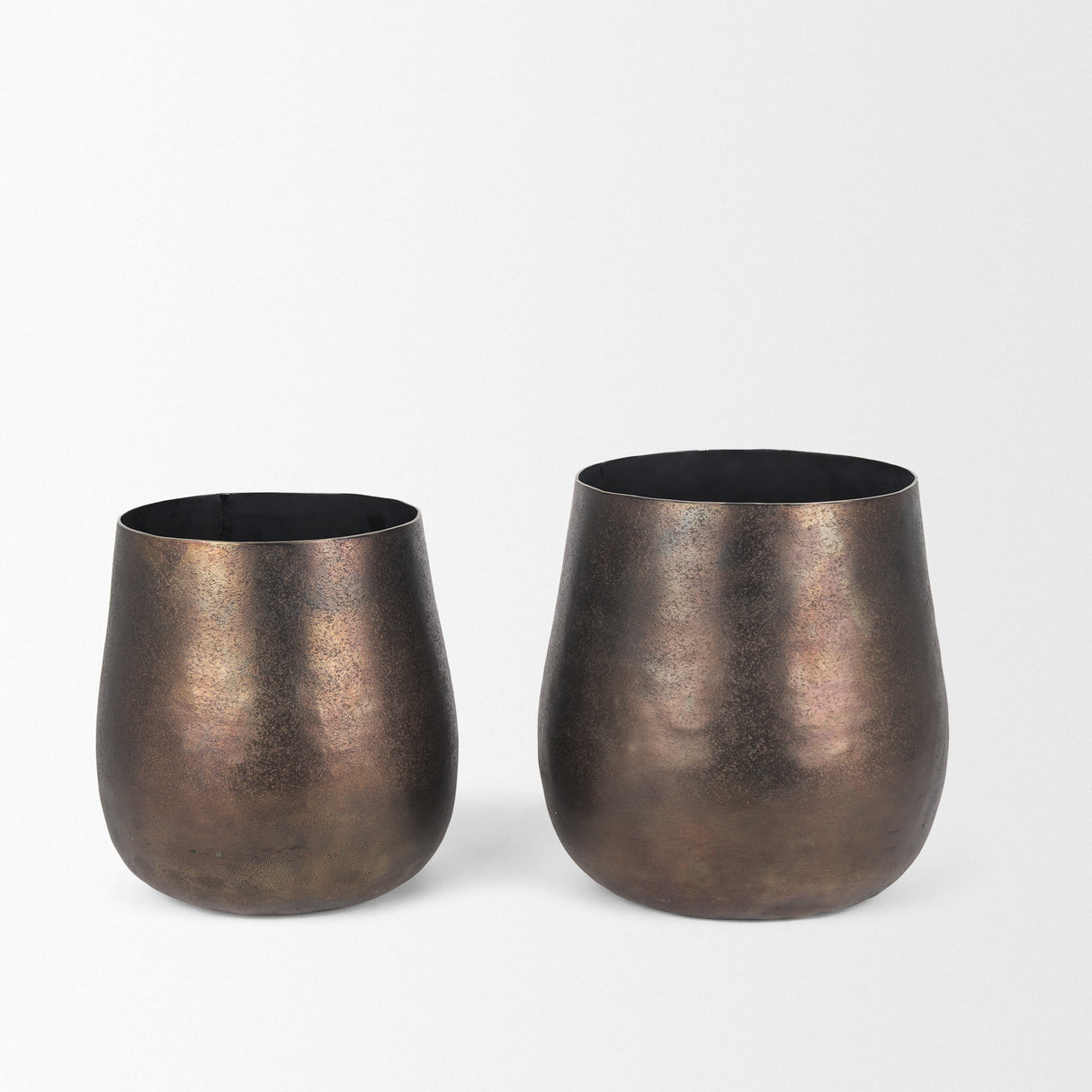 Quade Large Textured Gold Metal Planter from Mercana - Luna Furniture