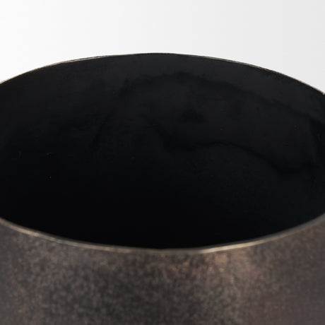 Quade Small Gold Metal Planter from Mercana - Luna Furniture