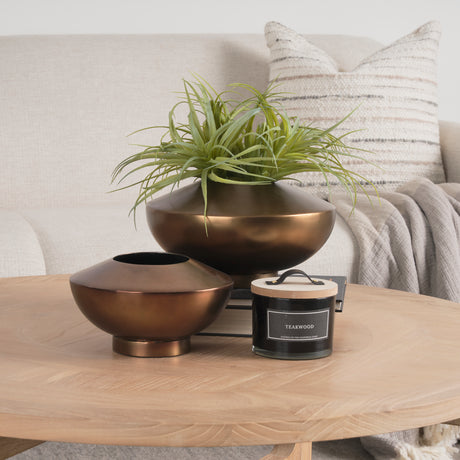 Quiana Medium Textured Gold Metal Vase from Mercana - Luna Furniture