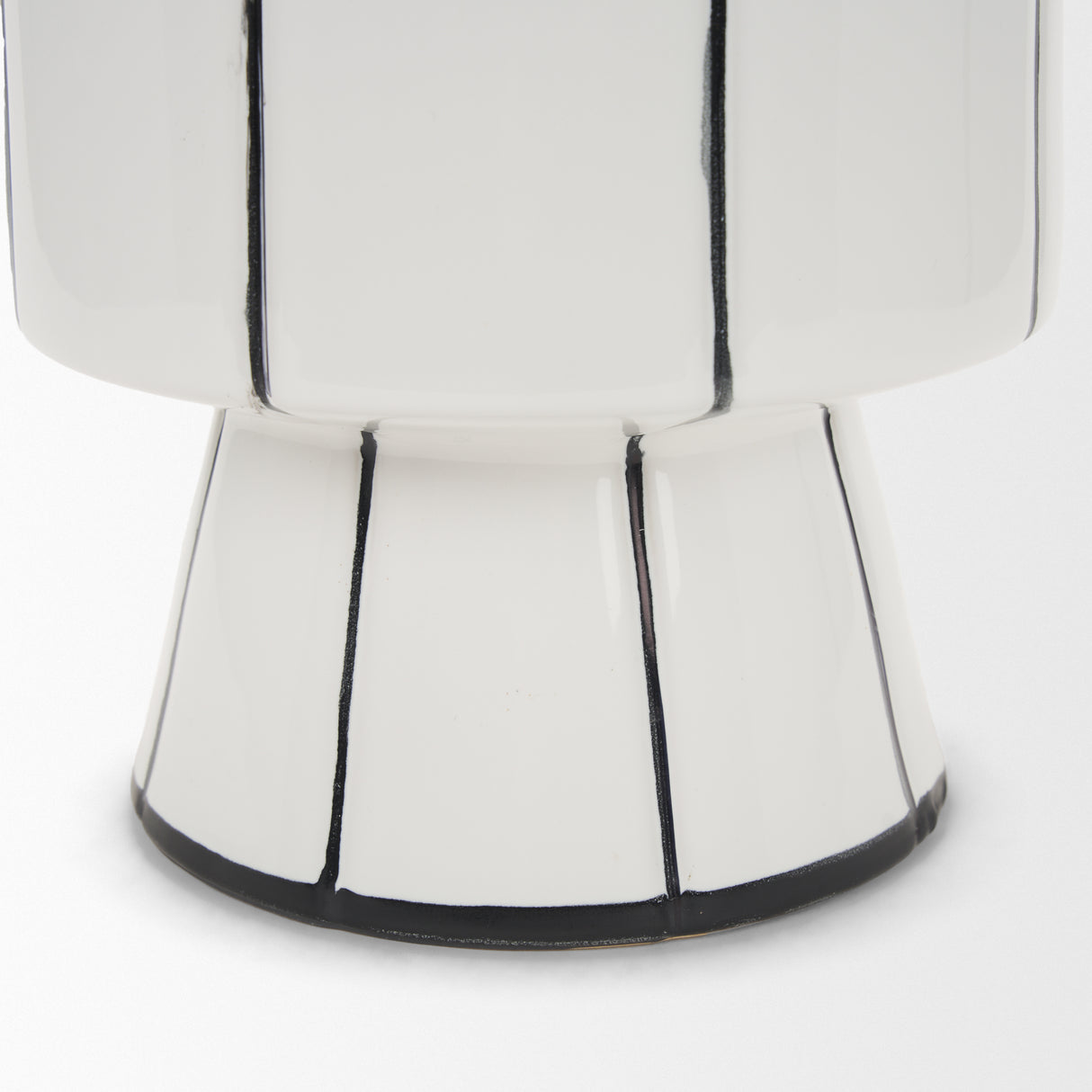 Dinah Small White w/ Black Stripes Ceramic Vase from Mercana - Luna Furniture