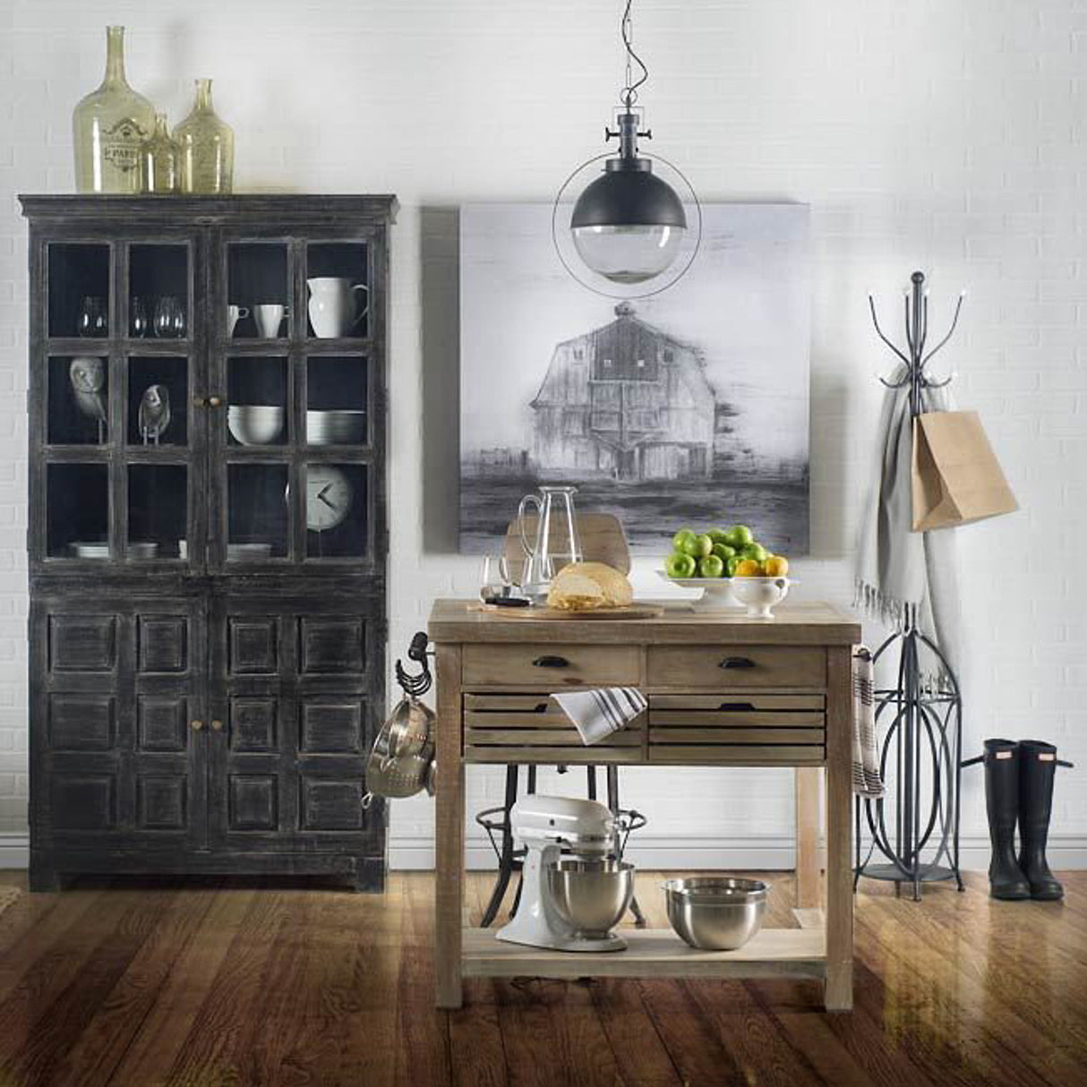 Leighton II 15x20 Black Metal Spherical Pendant Light from Mercana - Luna Furniture