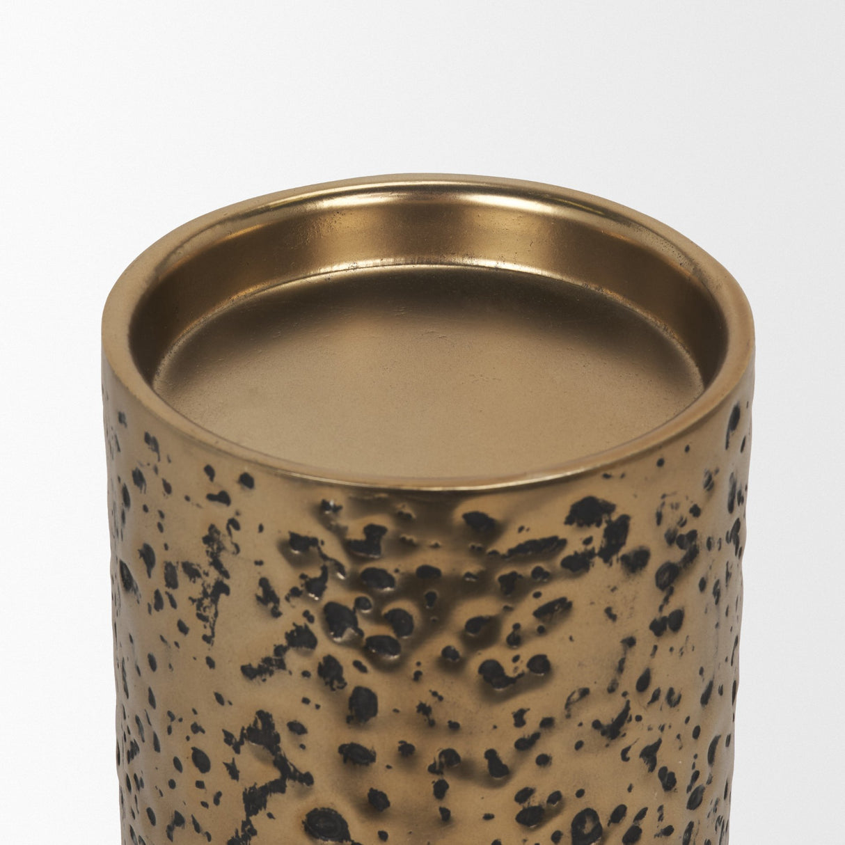 Akira Small Hammered Gold Metal Pillar Candle Holder from Mercana - Luna Furniture