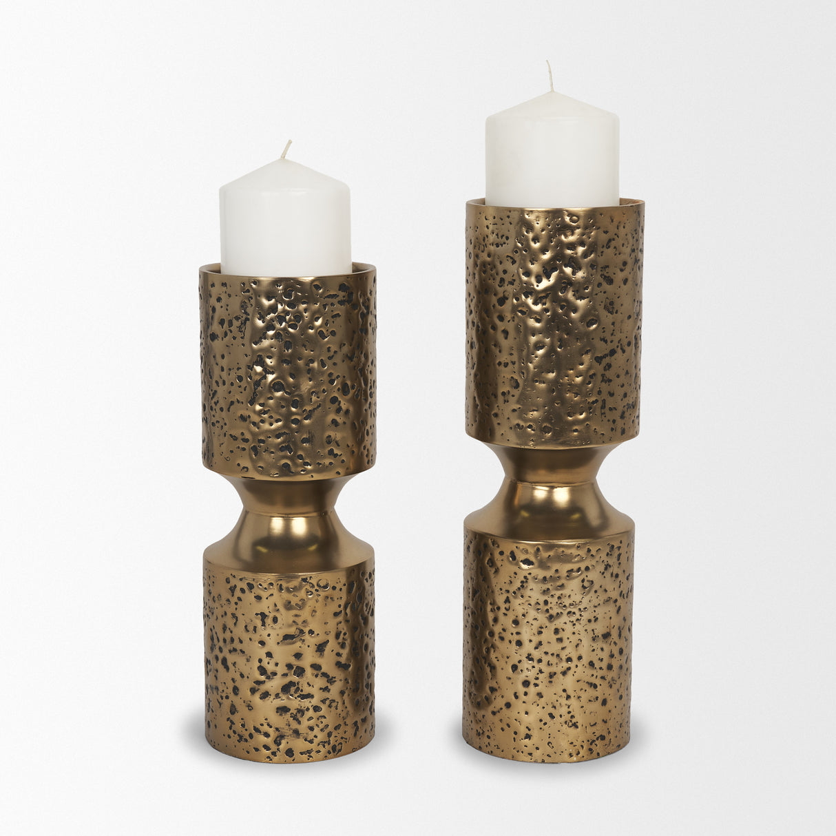 Akira Small Hammered Gold Metal Pillar Candle Holder from Mercana - Luna Furniture