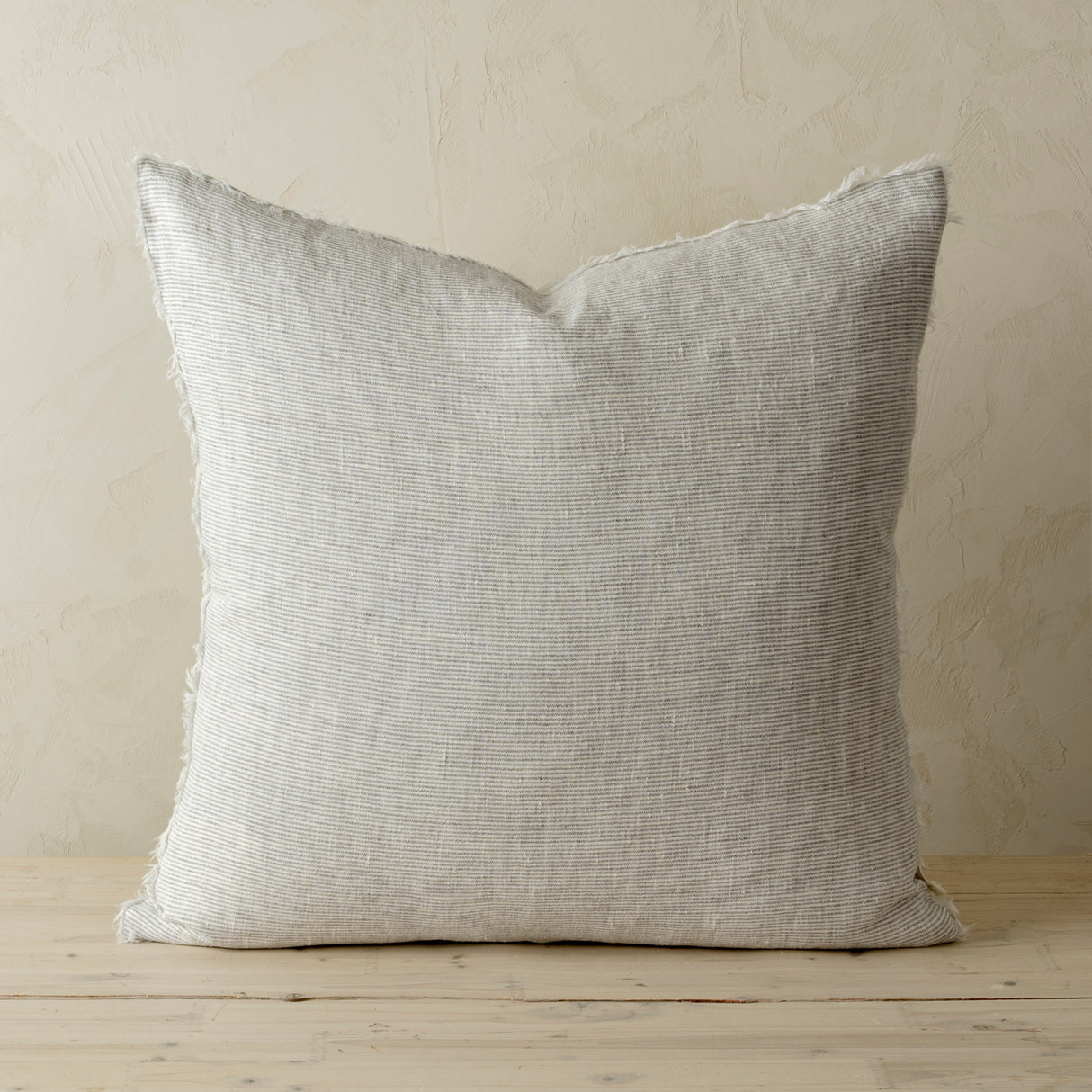 Lina 24x24 Linen Pillow Grey Cover w/Filler, Set of 2 from Mercana - Luna Furniture