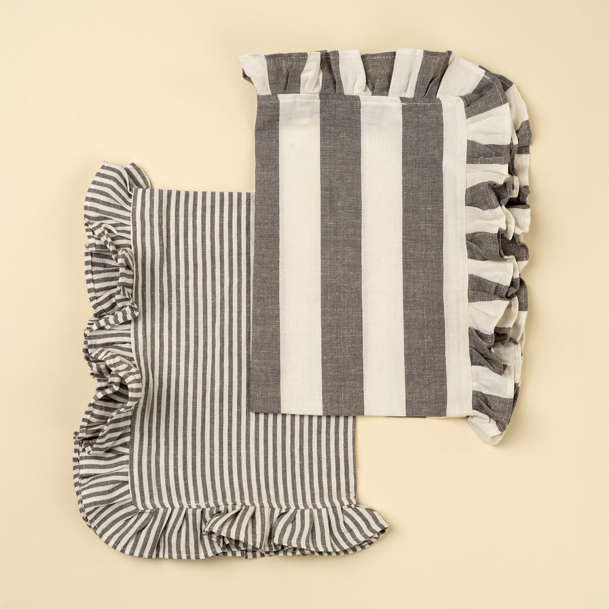 Ruffle Stripe Tea Towels S/2, Grey, Set of 2 from Mercana - Luna Furniture