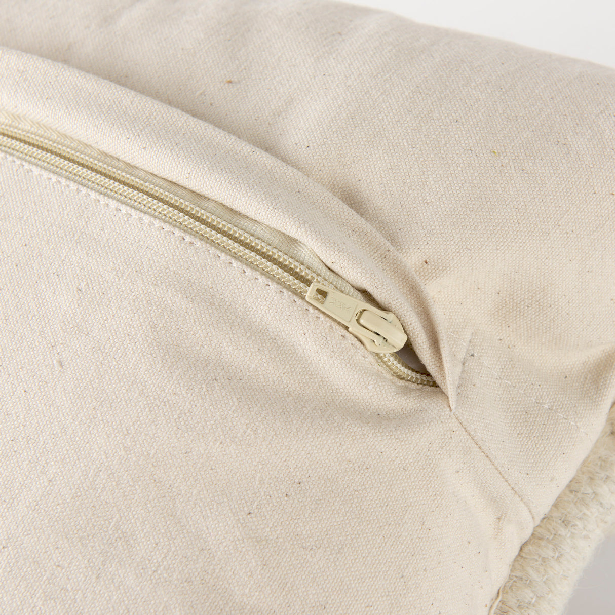 Beardell 18x18 Cream And Black w/Tassels Pillow Cover w/Down Filler, Set of 2 from Mercana - Luna Furniture