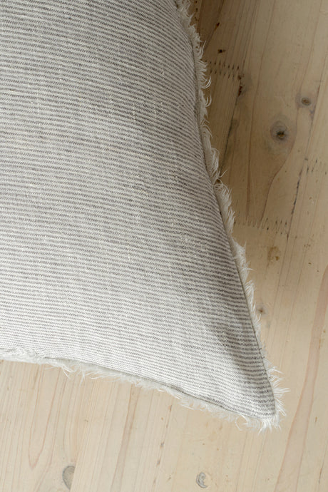 Lina 24x24 Linen Pillow Grey Cover w/Filler, Set of 2 from Mercana - Luna Furniture