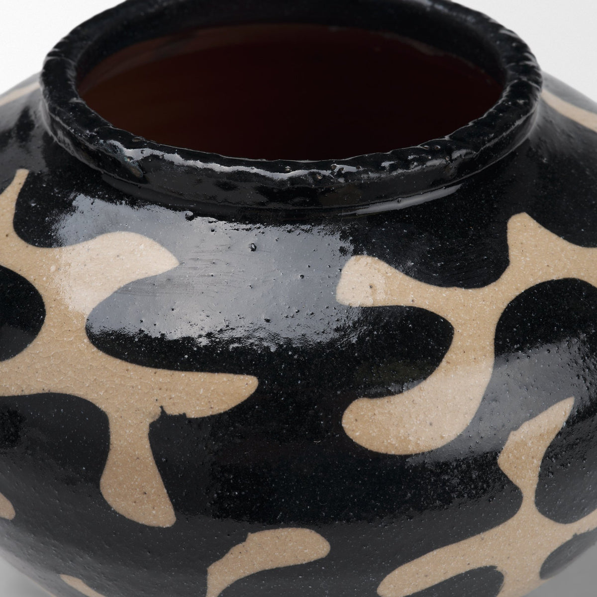 Bosma Black and Cream Ceramic Urn from Mercana - Luna Furniture