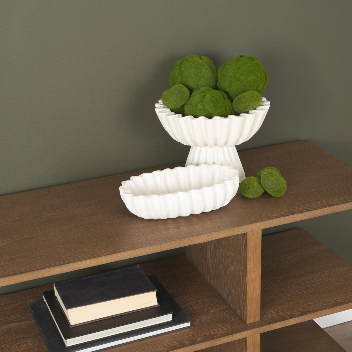Camelia Fluted White Paper Mache Pedastal Centerpiece Bowl from Mercana - Luna Furniture