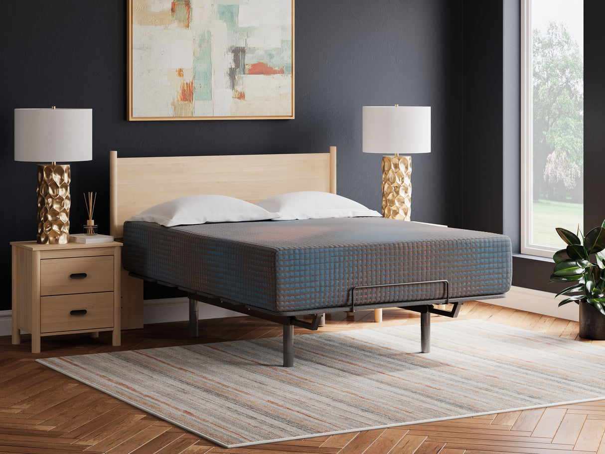 13 Inch Hybrid Hot Buy White King Mattress from Ashley - Luna Furniture