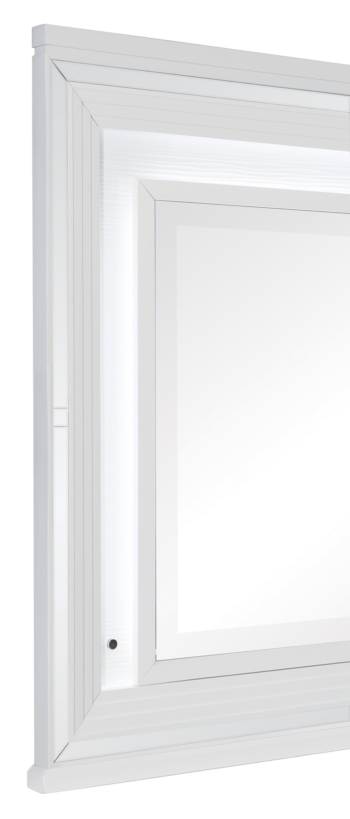 Tamsin White 5-Piece Bedroom Set (Queen Bed, Nightstand, Dresser, Mirror, Chest) from Homelegance - Luna Furniture