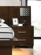 Jessica Eastern King 5-Piece Minimalistic Platform Bedroom Set from Coaster - Luna Furniture