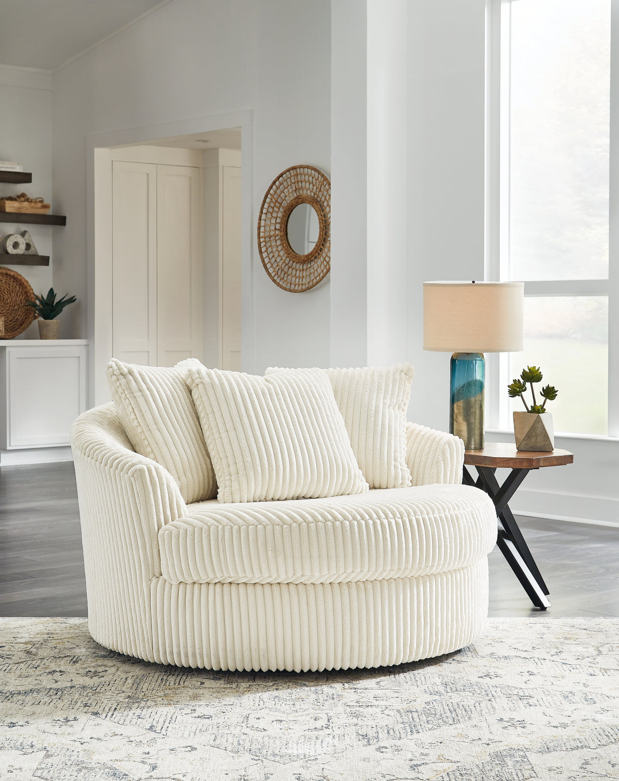 Lindyn Ivory Oversized Swivel Accent Chair from Ashley Furniture - Luna Furniture