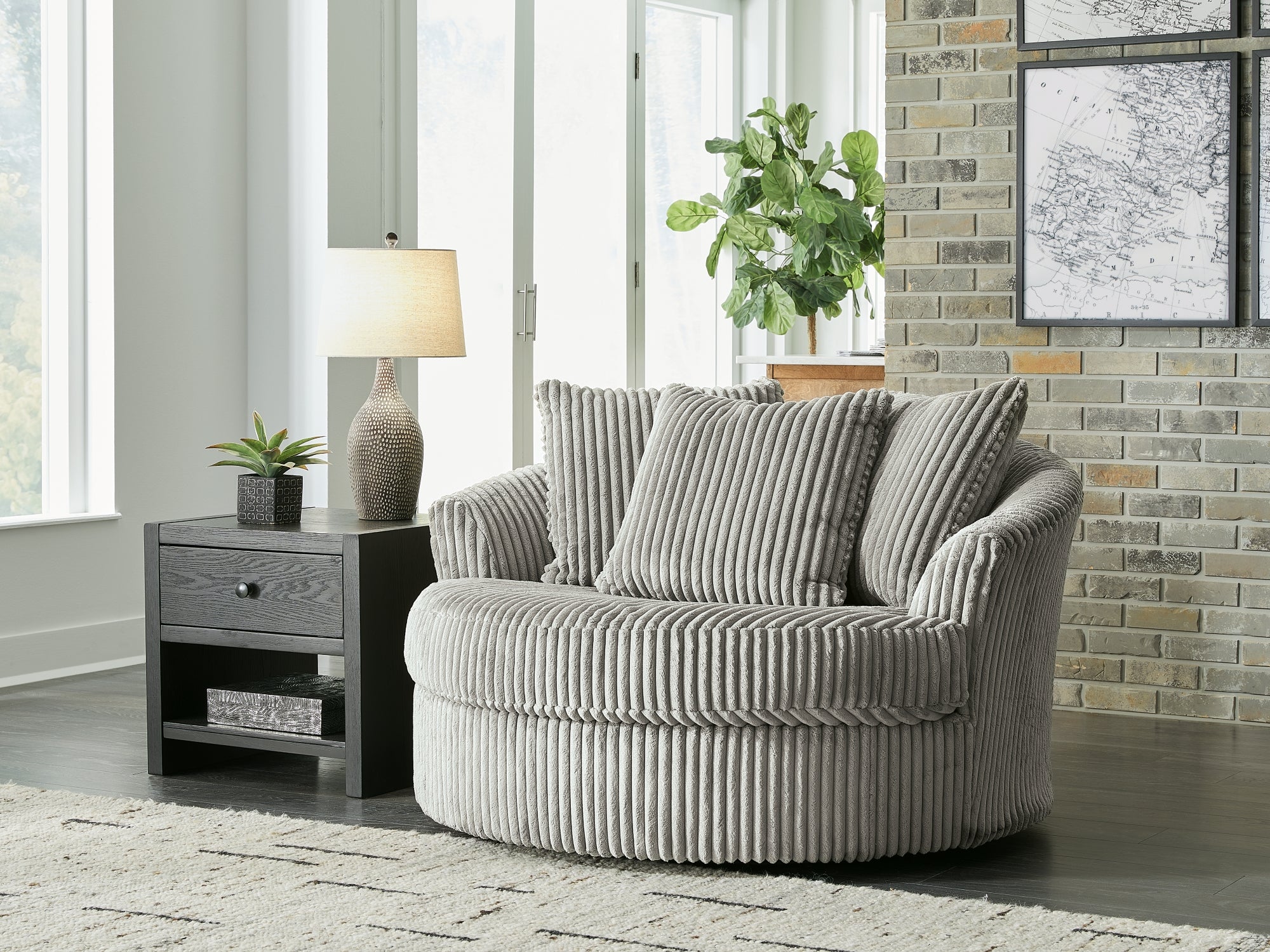 Lindyn Fog Oversized Swivel Accent Chair – Luna Furniture