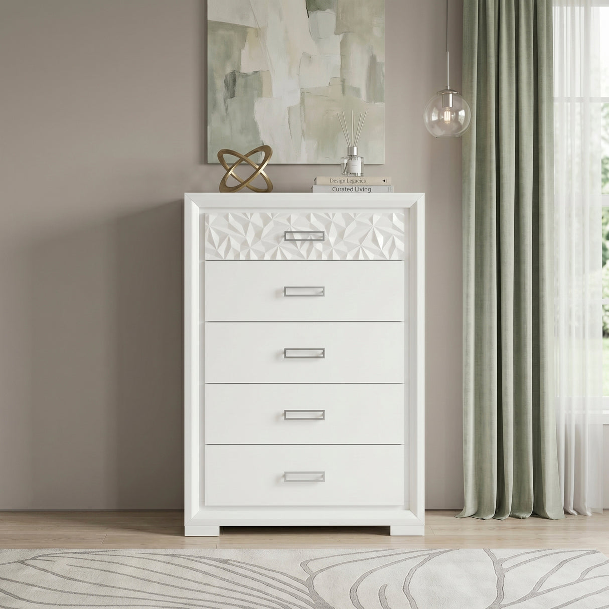 Luna Pearl White Chest