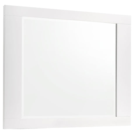 Jeremaine Glossy White 5-Piece Eastern King Bedroom Set with Plank Headboard from Coaster - Luna Furniture