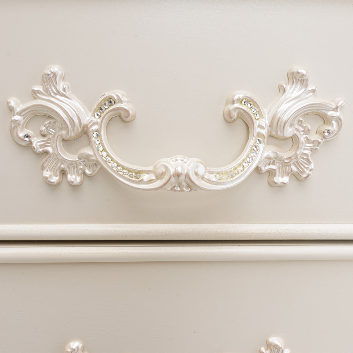 Lavelle-classic Pearl Classic Pearl 6-drawer Chest from Michael Amini - Luna Furniture