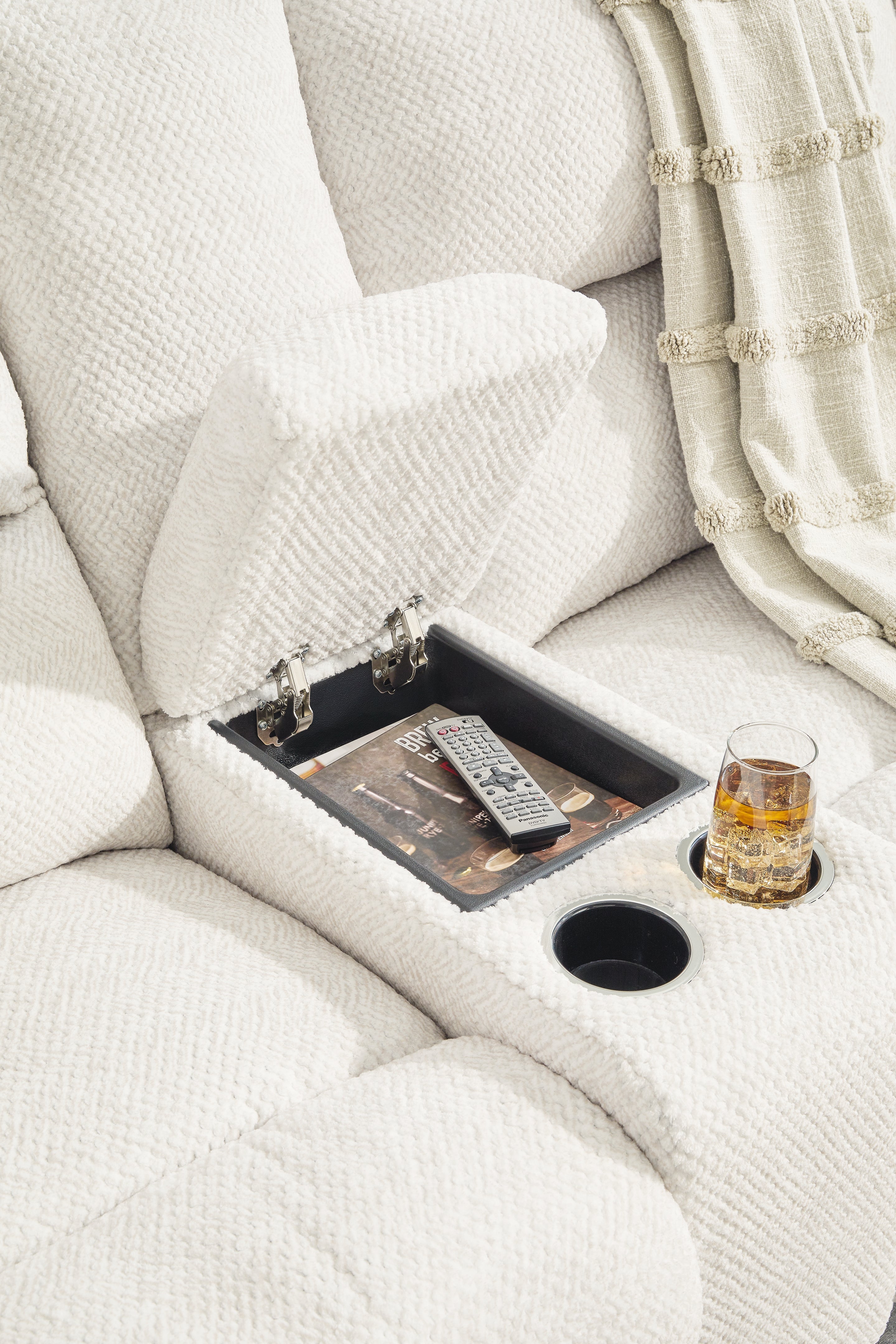 Keensburg Linen 3-Piece Power Reclining Sectional 61807S1 – Luna