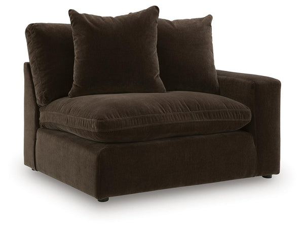 Maxton Heights Bittersweet Right-Arm Facing Corner Chair