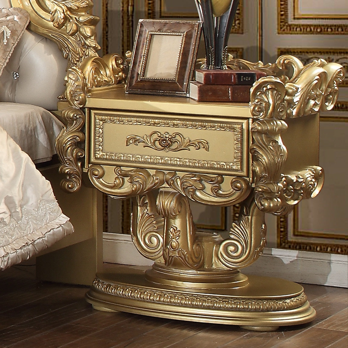 HD-8086 Metallic Gold 5-Piece Bedroom Set from Homey Design - Luna Furniture