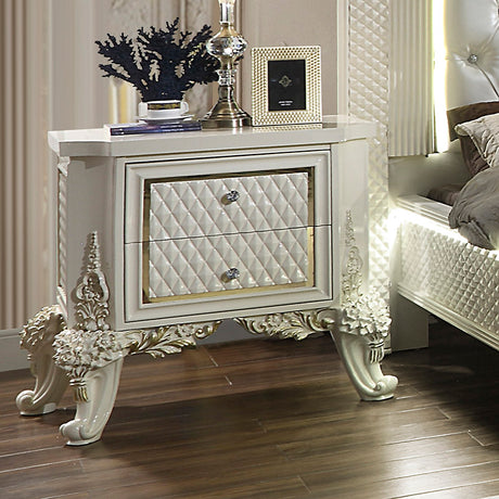 HD-8091 White Gloss/Gold Brush Highlights 5-Piece California King Bedroom Set from Homey Design - Luna Furniture