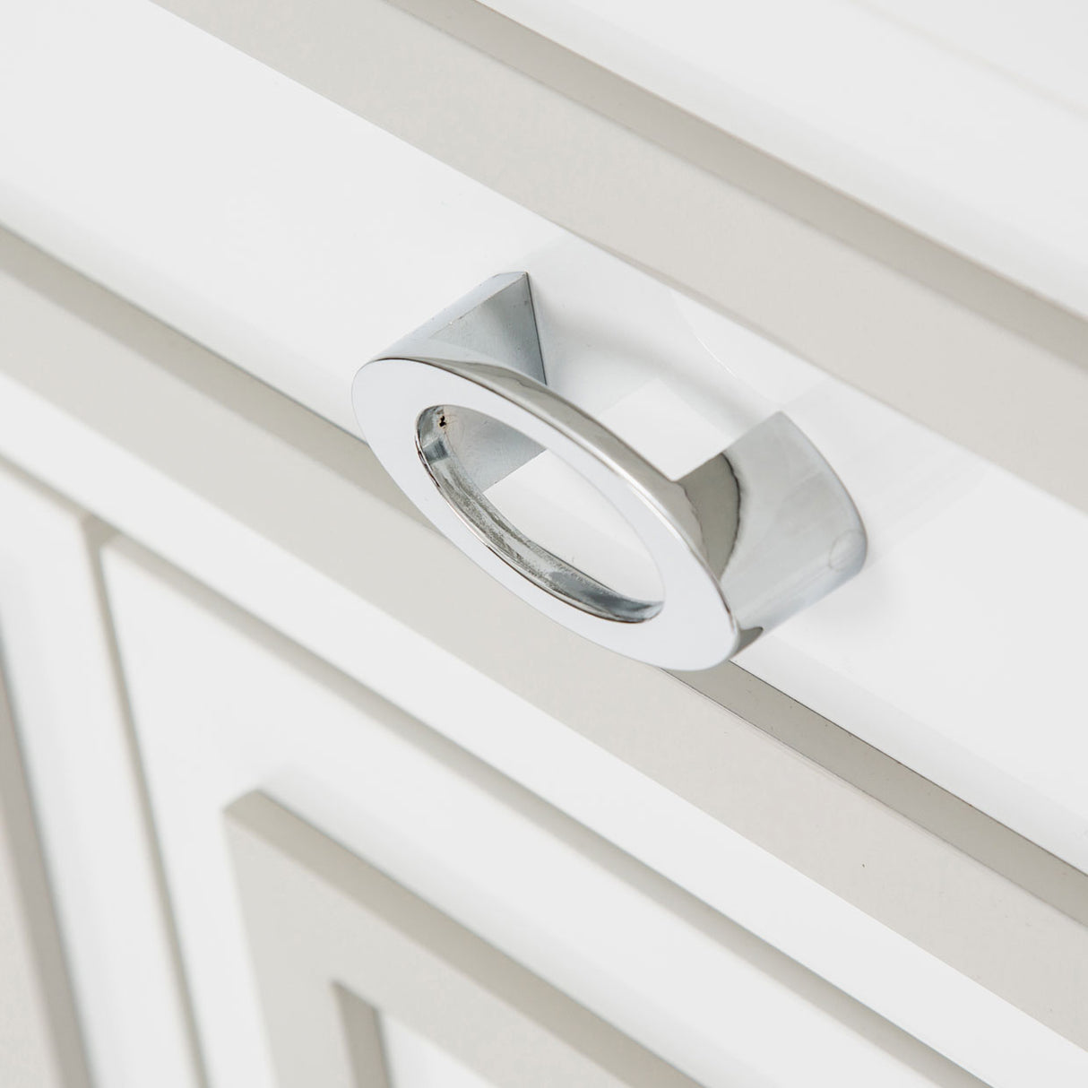 Sky Tower - V85 Cloud White Dresser from Michael Amini - Luna Furniture