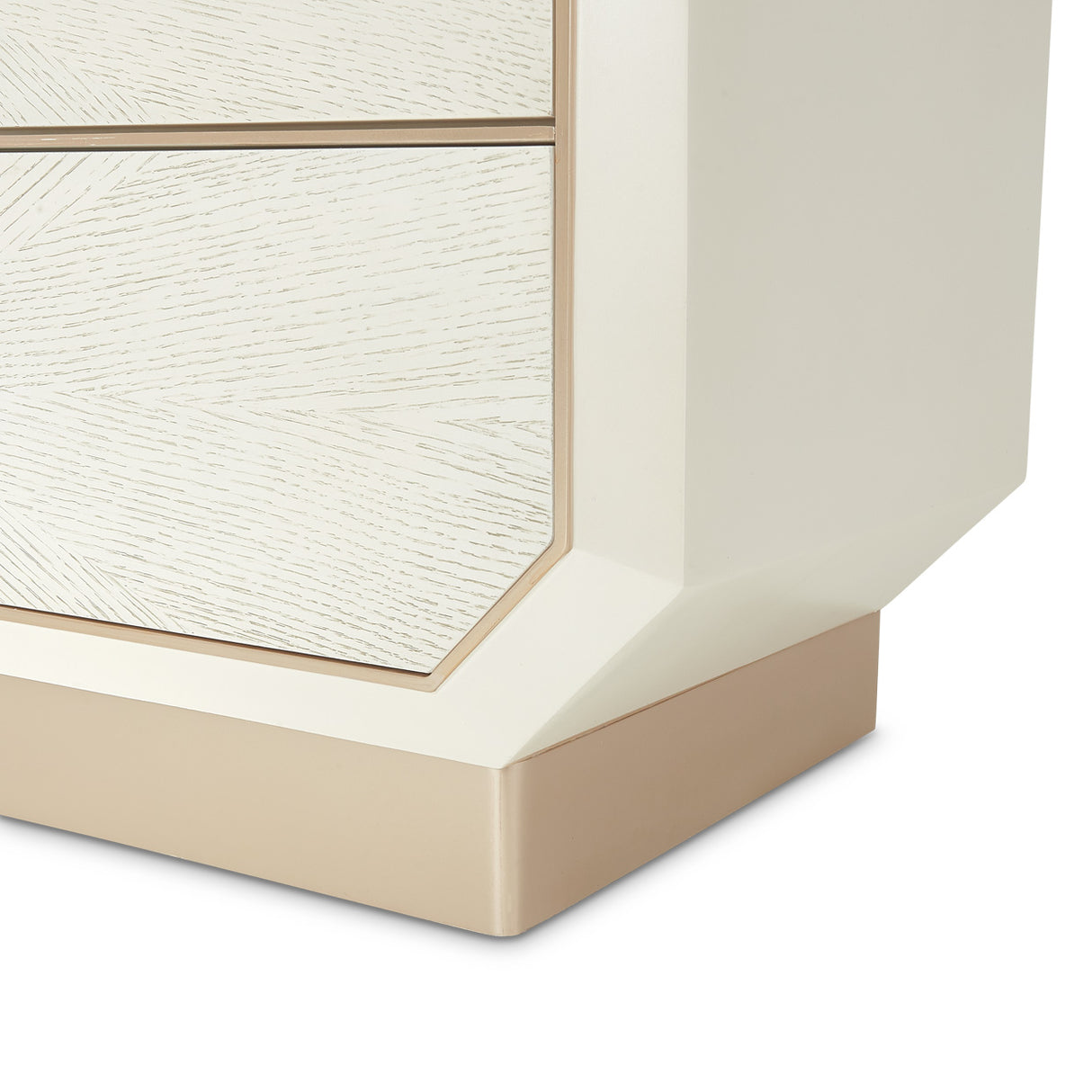 La Rachelle Medium Champagne 5-drawer Chest from Michael Amini - Luna Furniture