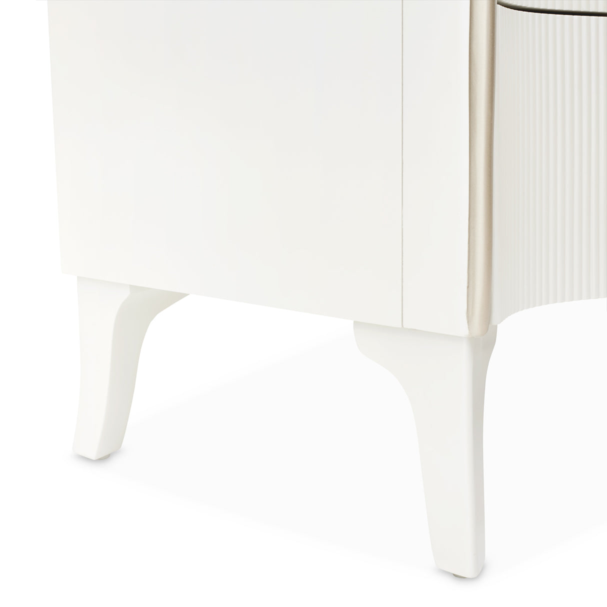 La Marisia Creamy Pearl Chest from Michael Amini - Luna Furniture