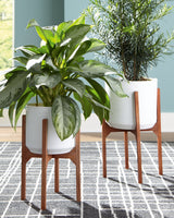 Dorcey White/Brown Planter from Ashley - Luna Furniture