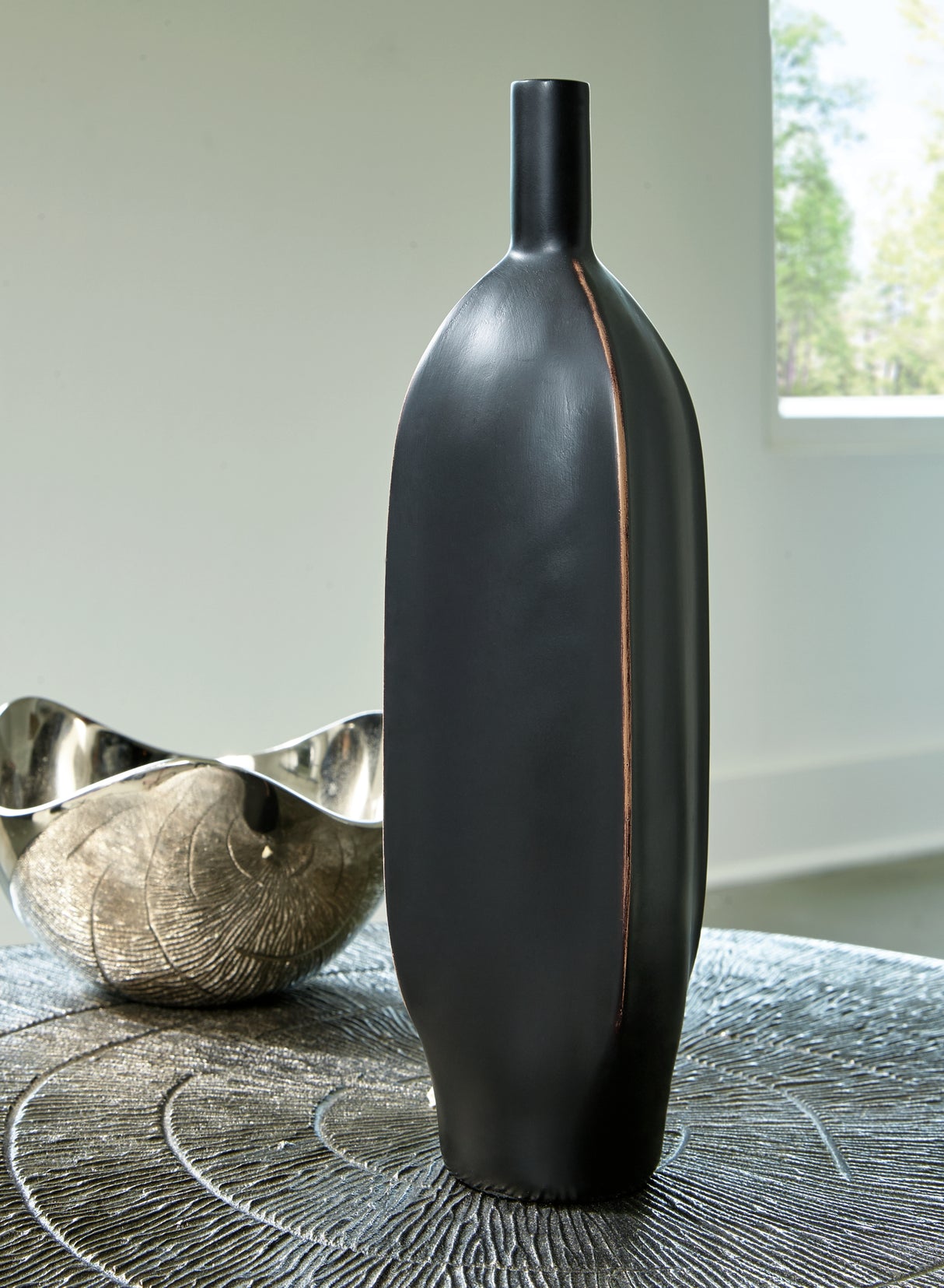 Rhaveney Black Vase from Ashley Furniture - Luna Furniture