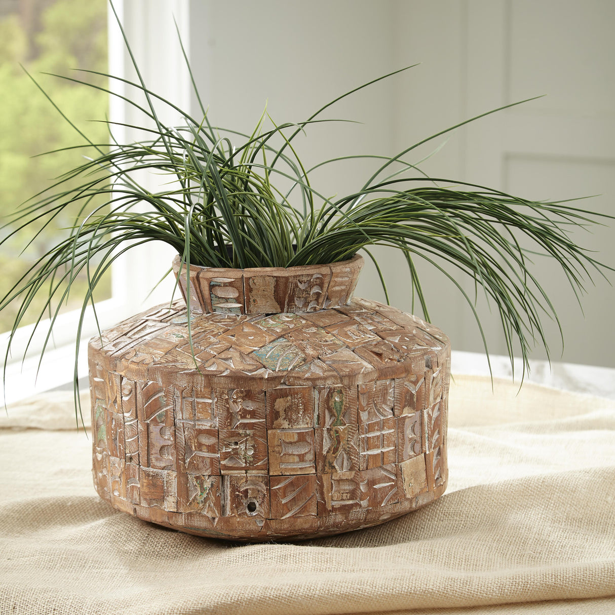 Meltland Natural/Black Vase from Ashley Furniture - Luna Furniture