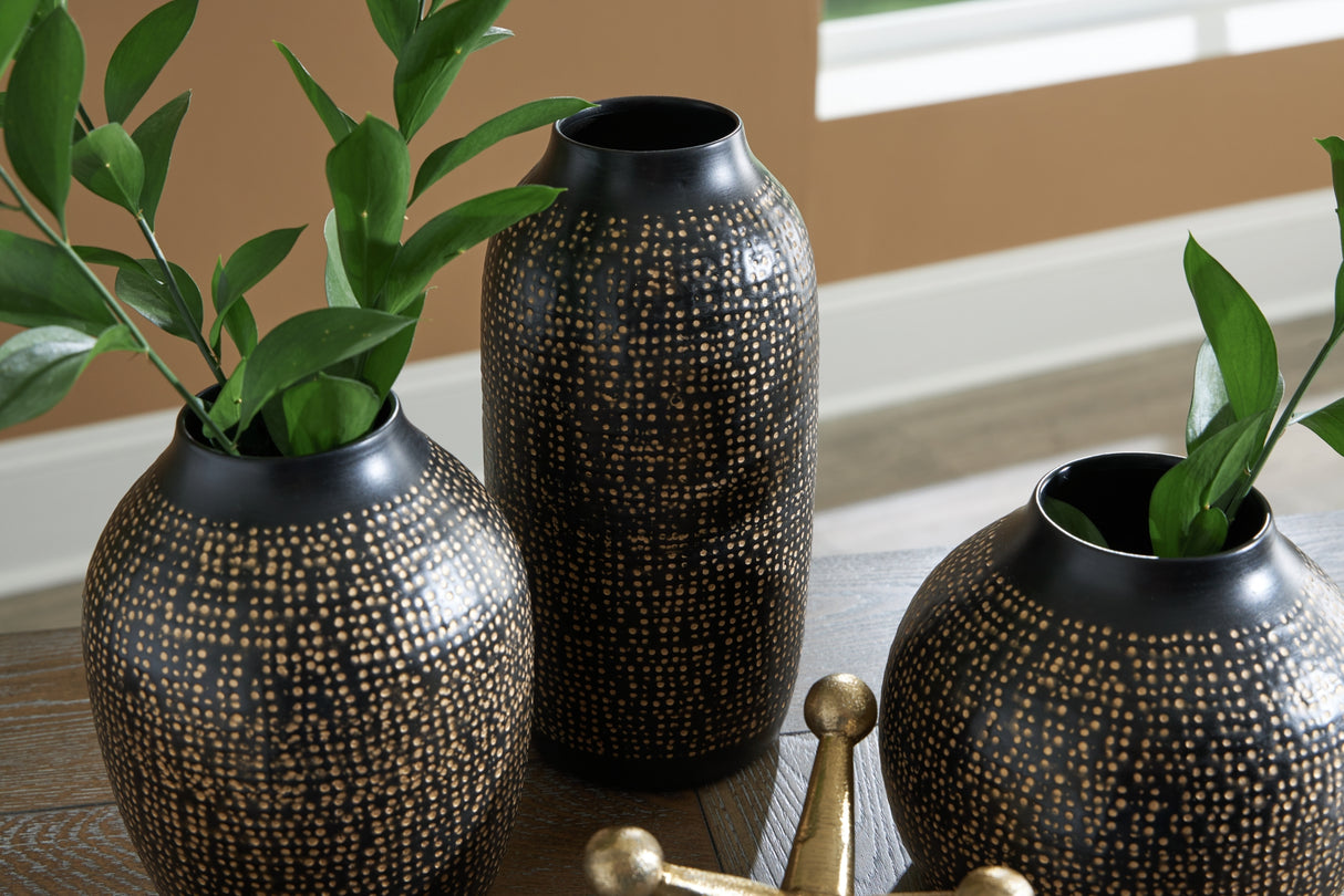 Vinburn Black/Gold Finish Accessory Set (Set of 5) from Ashley Furniture - Luna Furniture