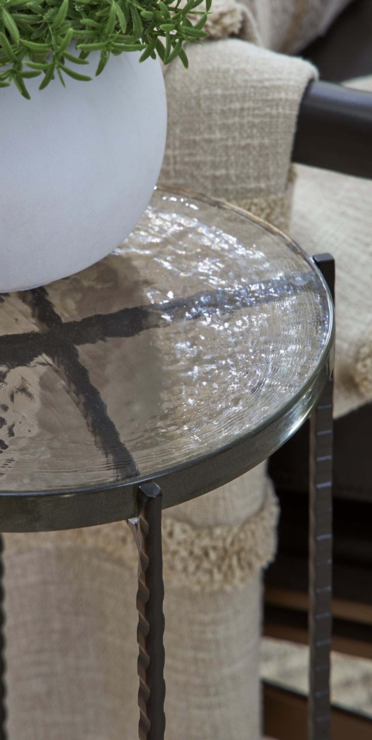 Newgoren Clear/Black Accent Table from Ashley - Luna Furniture