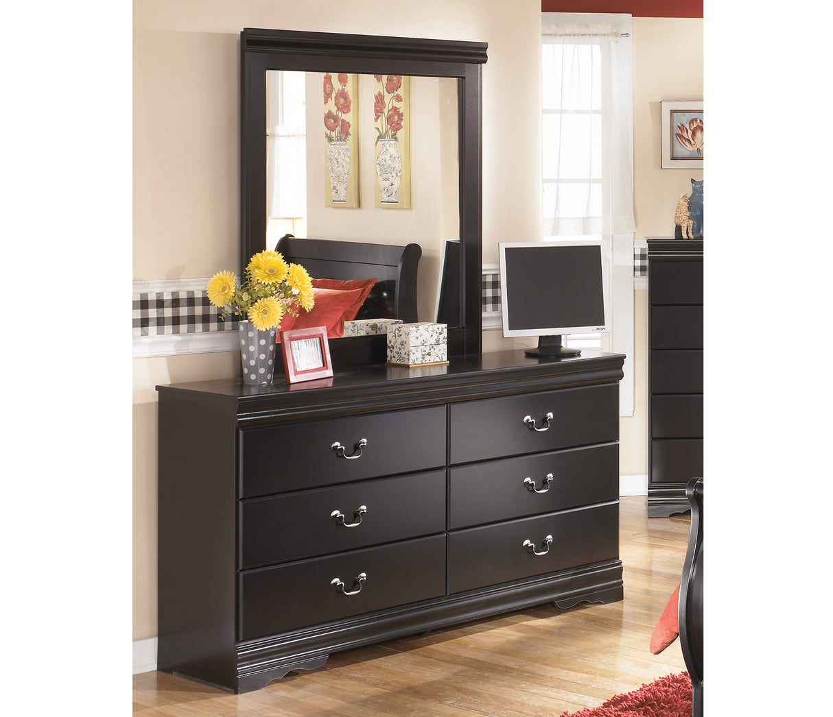 Huey Vineyard Black Dresser and Mirror from Ashley Furniture - Luna Furniture