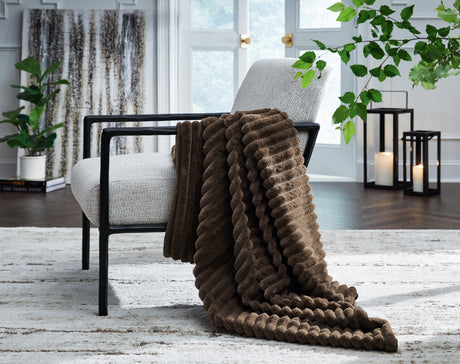 Alsonwell Brown Throw from Ashley - Luna Furniture