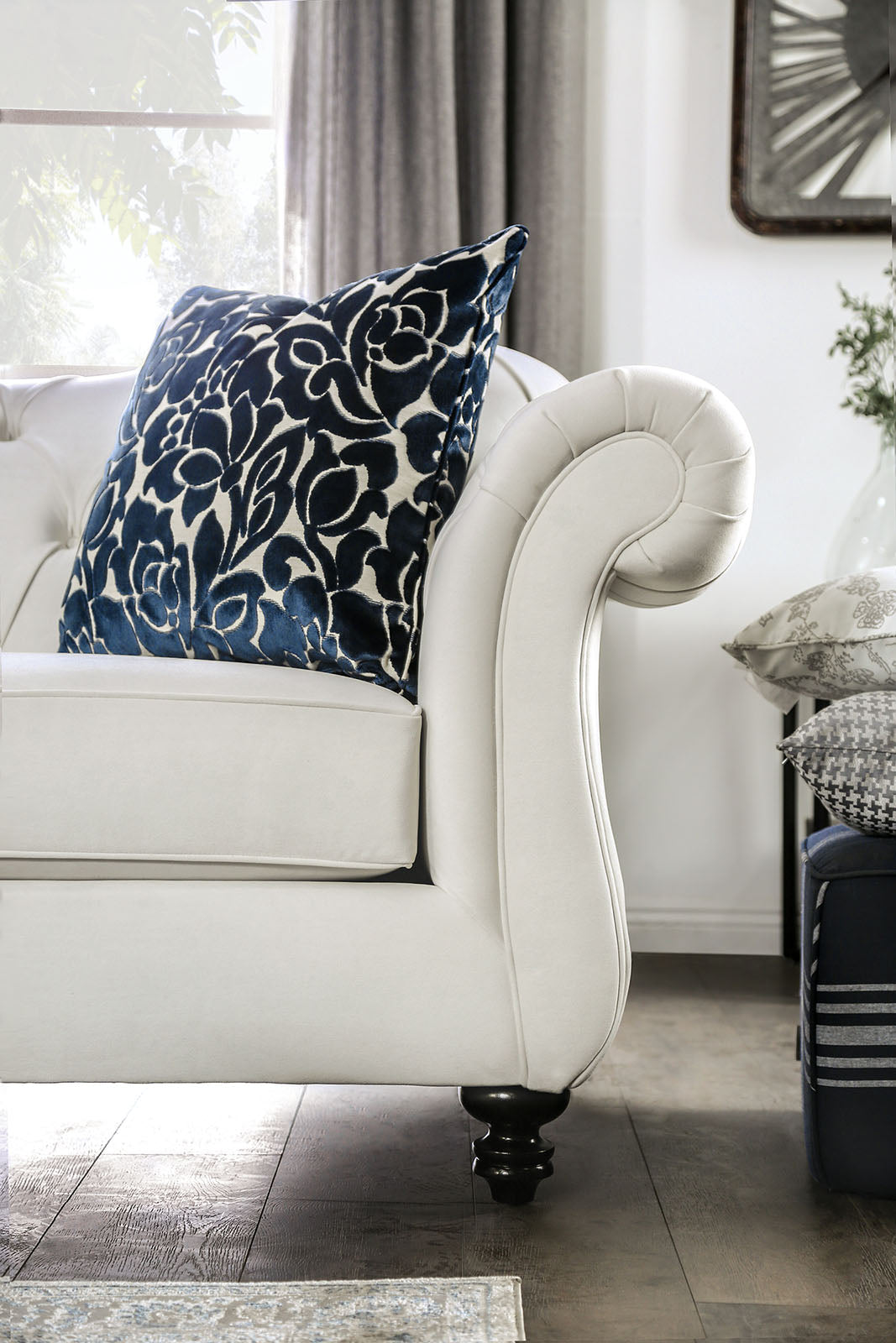 Antoinette White Loveseat from Furniture of America - Luna Furniture