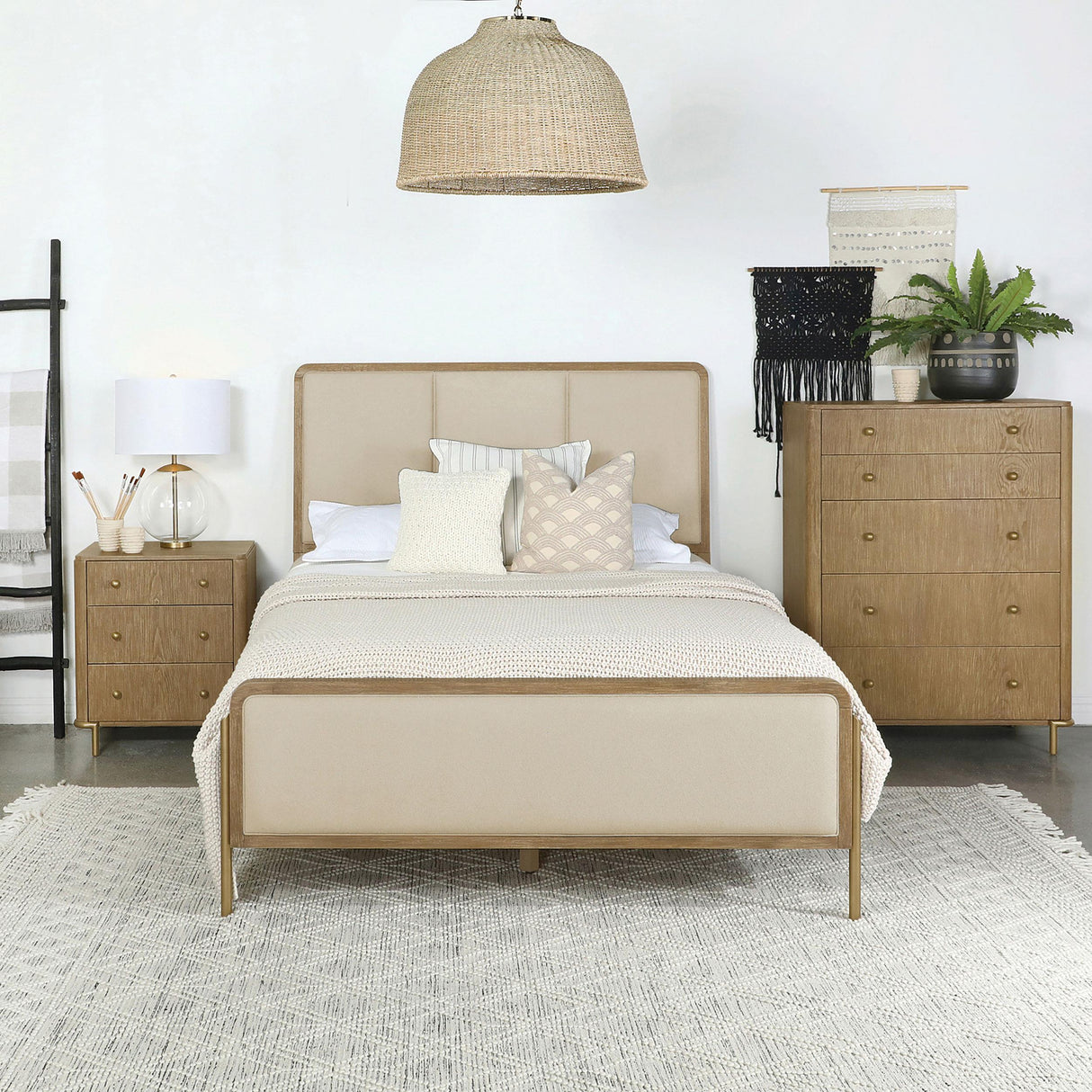 Arini Cream and Sand Wash Eastern King Panel Bed from Coaster - Luna Furniture