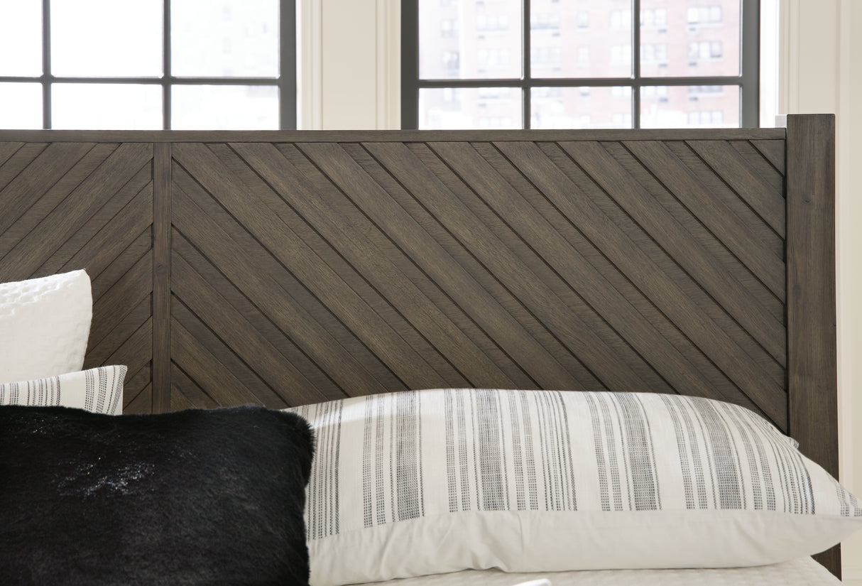 Arkenton King Panel Bed with Mirrored Dresser in Grayish Brown from Ashley Furniture - Luna Furniture