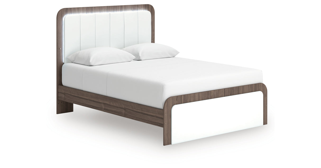 Kendanport Brown/White Queen Upholstered Bed from Ashley - Luna Furniture