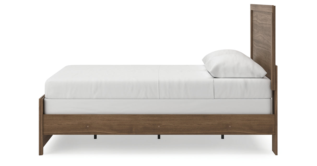 Broachmyn Auburn Queen Panel Bed, Dresser and Mirror from Ashley Furniture - Luna Furniture