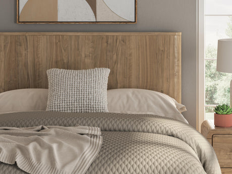 Gramburg Warm Natural Brown Queen Panel Platform Bed from Ashley Furniture - Luna Furniture