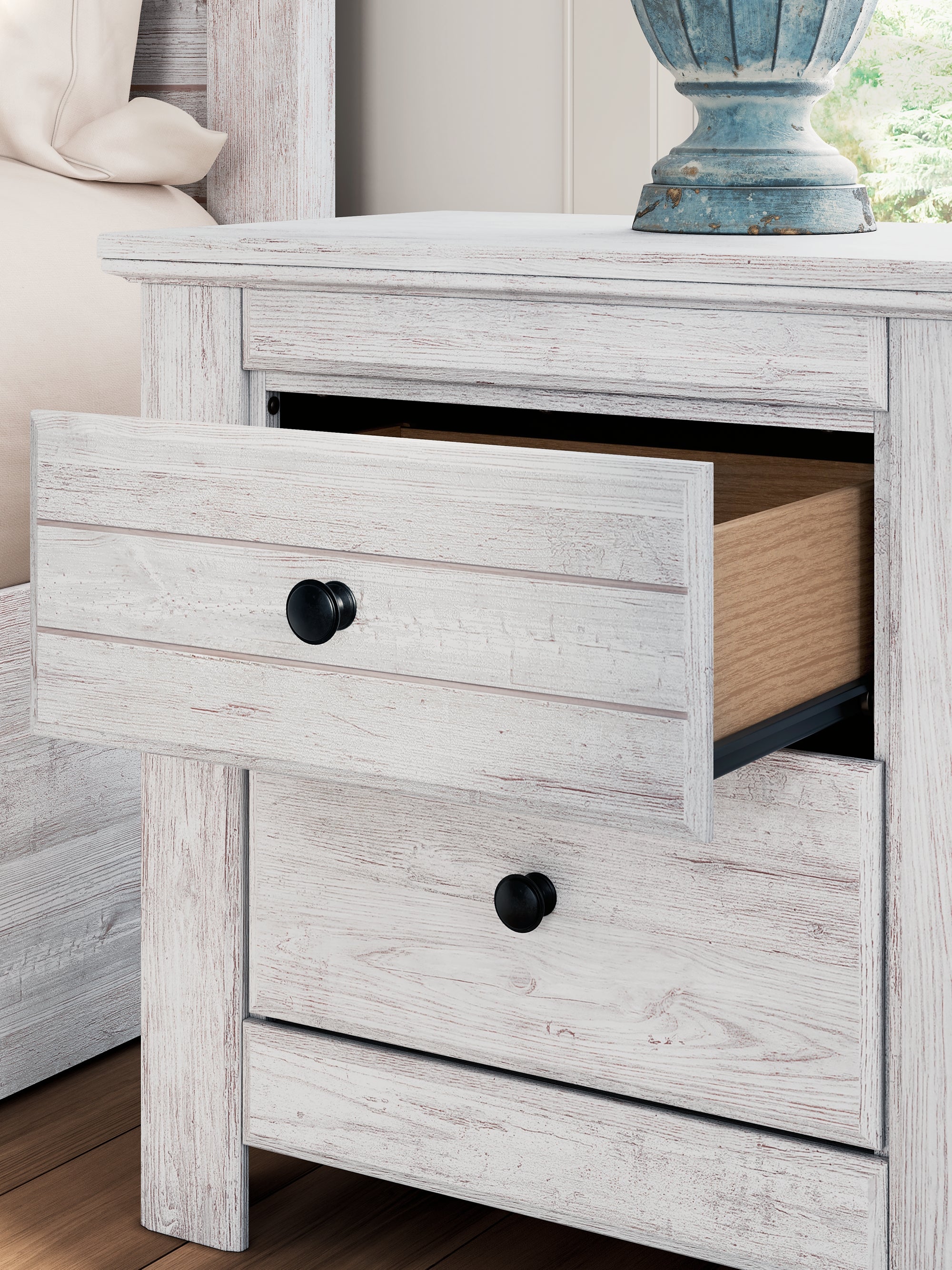Ashley Makidern Whitewash Nightstand – Luna Furniture