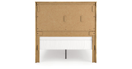 Maystonna Tan Queen Crossbuck Panel Bed, Dresser and Mirror from Ashley Furniture - Luna Furniture