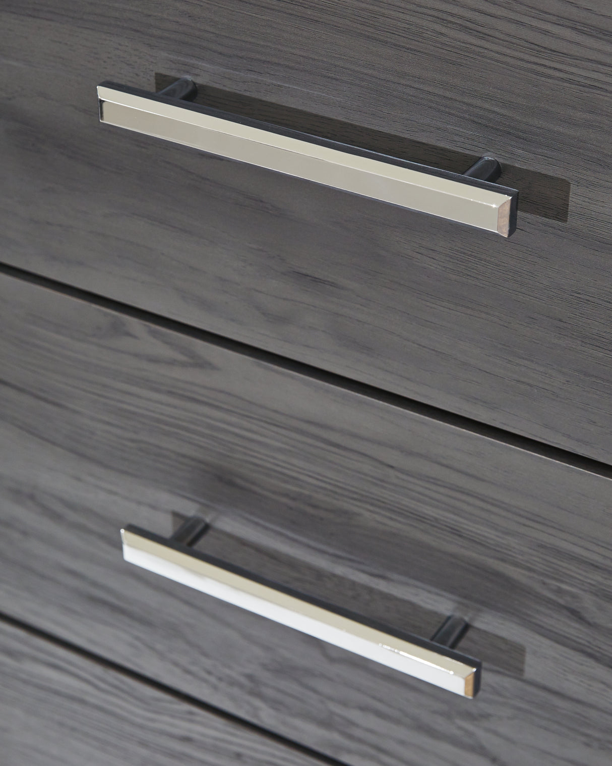 Lodanna Gray Dresser from Ashley Furniture - Luna Furniture