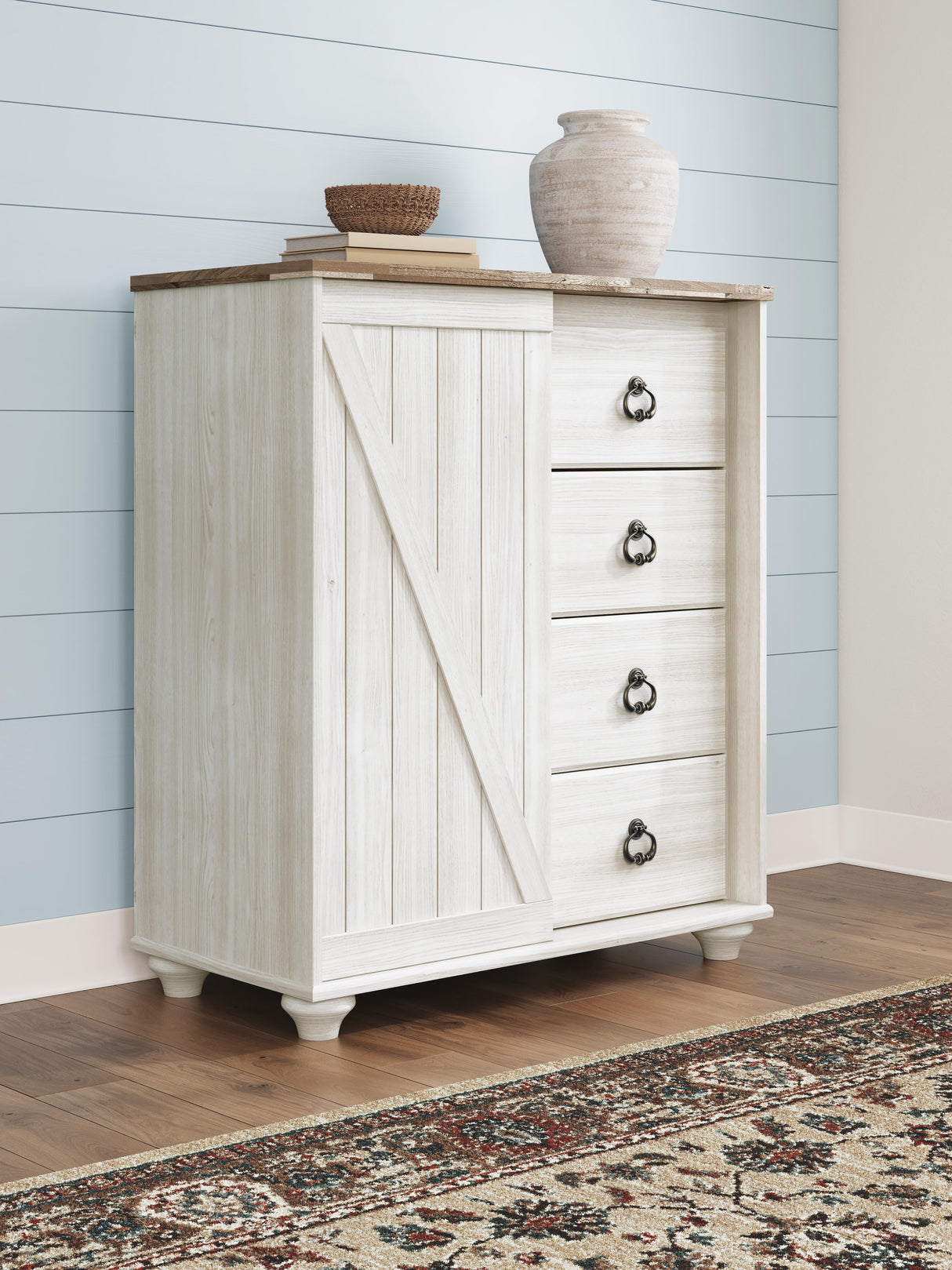 Willowton Queen Sleigh Bed, Dresser and Chest
